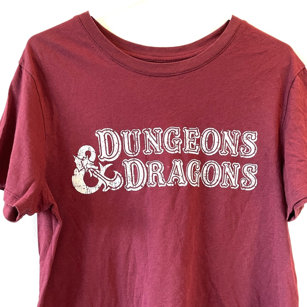Dungeons & Dragons Logo Burgundy Short Sleeve T Shirt Size L